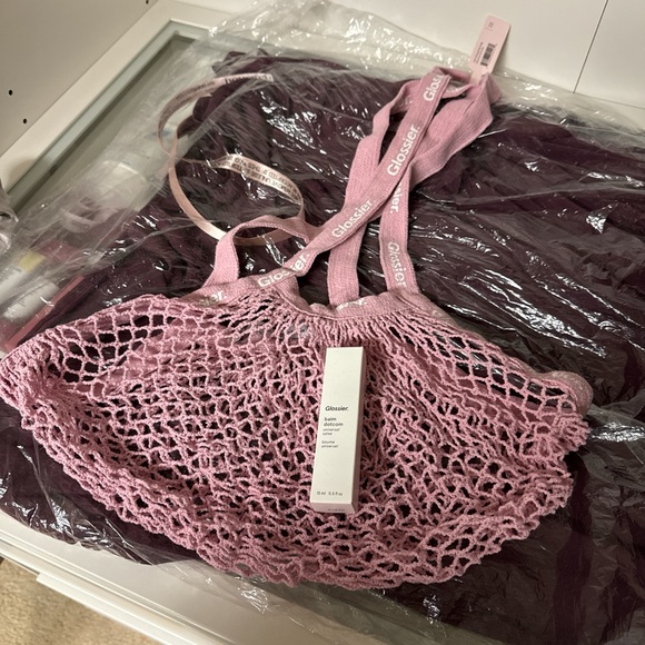 glossier market tote and balm dotcom bundle !!! - Picture 3 of 4